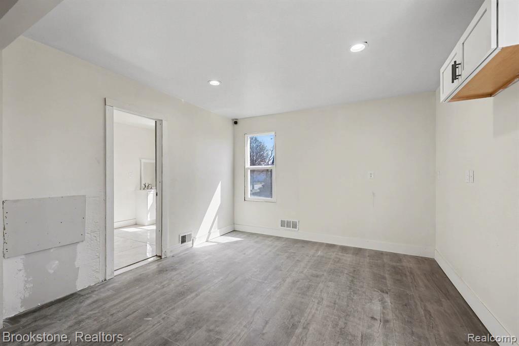 5533 Sheridan Street, Detroit, MI 48213 — Photo 13