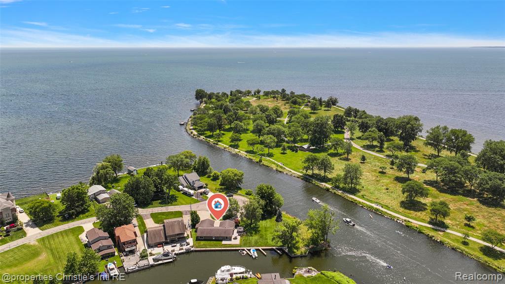 37337 LAKESHORE Drive, Harrison Township, MI — Photo 4