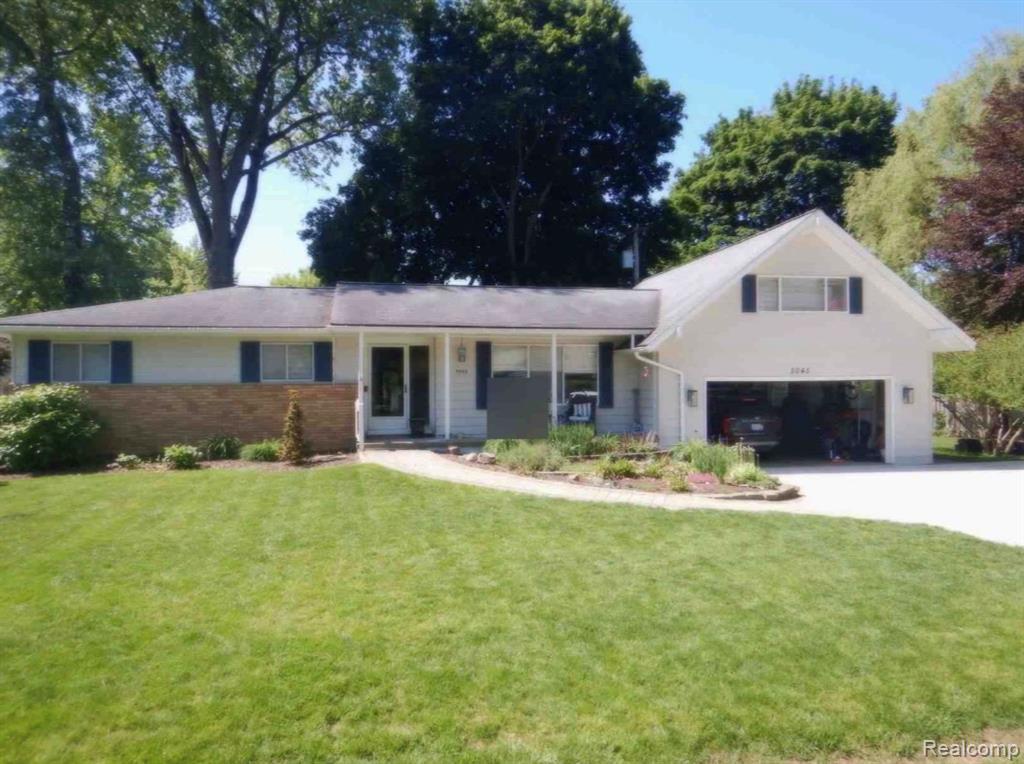 5045 Westcombe Lane N, West Bloomfield, MI 48324 — front exterior