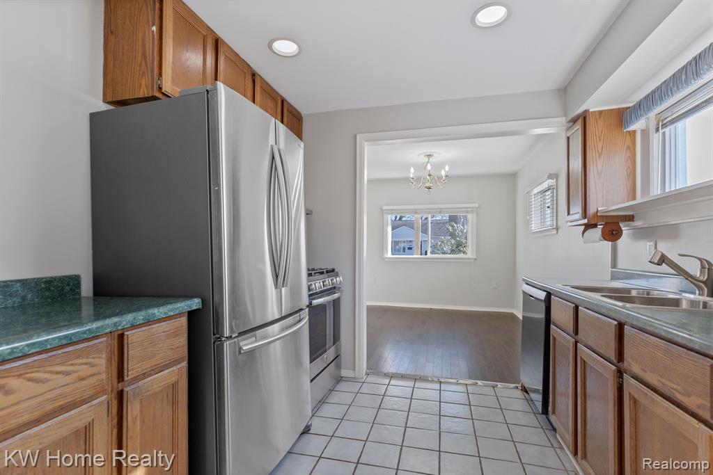 3989 ROYAL Avenue, Berkley, MI 48072 — Photo 14