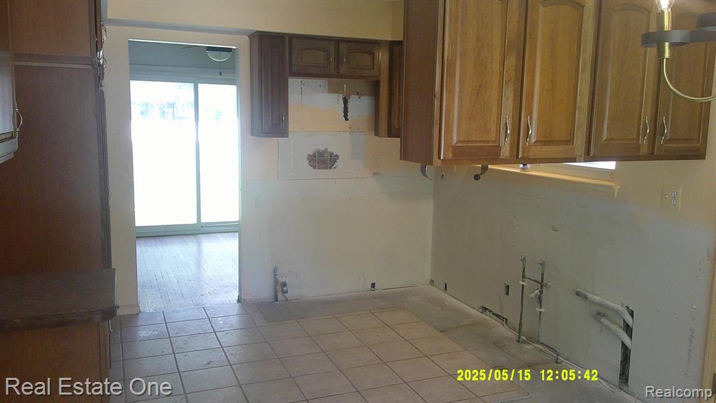 8240 HAMPTON Road, Grosse Ile, MI 48138 — Photo 6