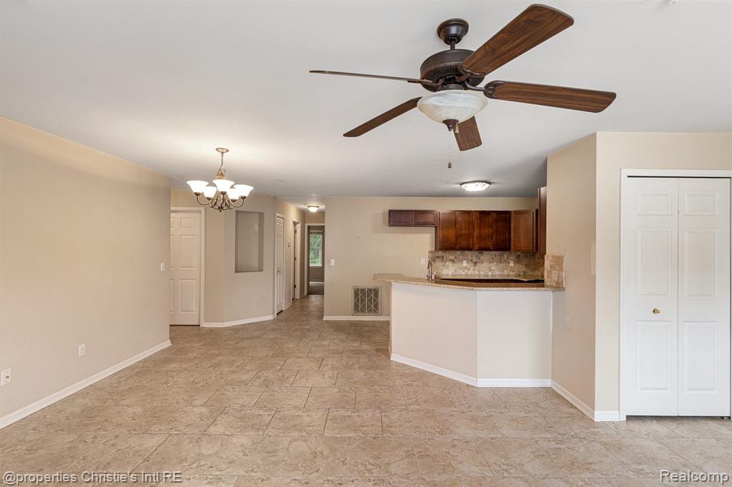 8437 Williamstown Drive, Shelby Twp, MI 48316 — Photo 3