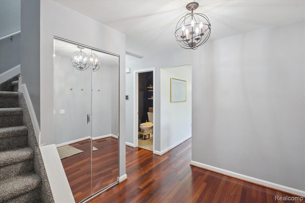 5015 Langlewood Drive, West Bloomfield, MI — Photo 5
