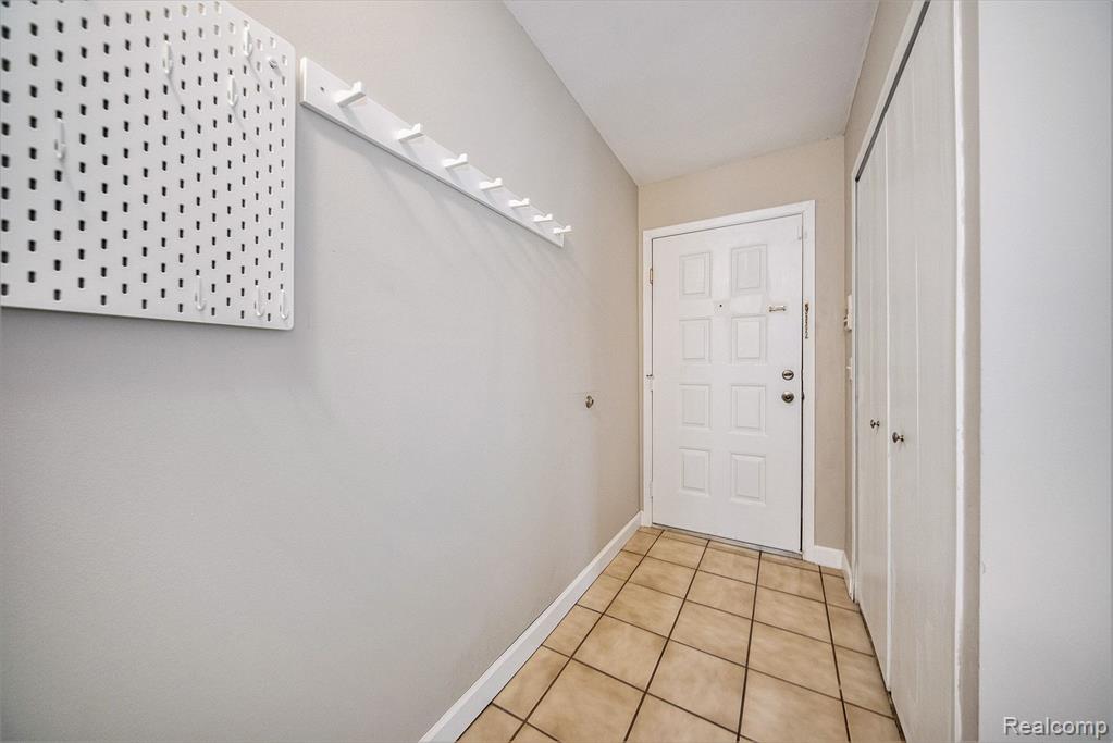 350 Briarcrest Drive, 165, Ann Arbor, MI 48104 — Photo 3