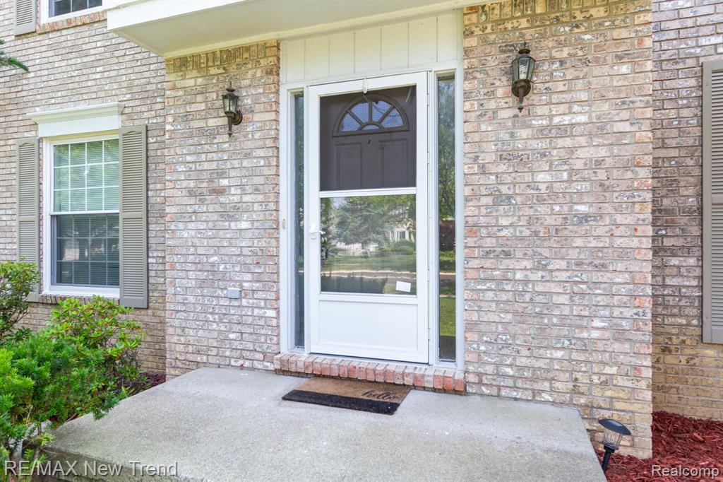 25935 Junction, Novi, MI — Photo 4