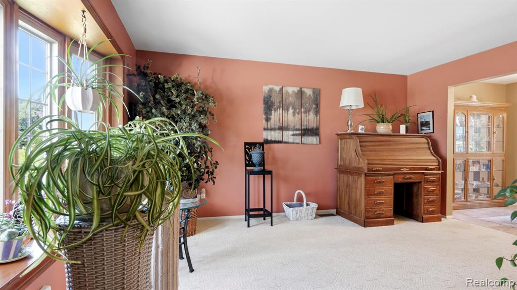 27654 Oakcrest Drive, Brownstown, MI 48183 — Photo 5