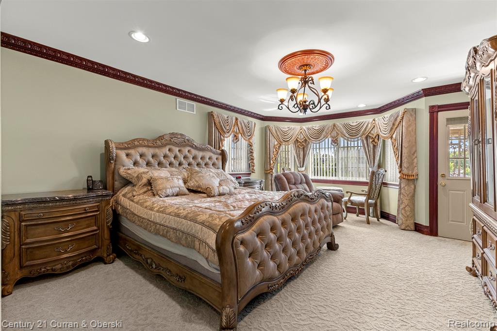 6318 Whitefield Street, Dearborn Heights, MI 48127 — Photo 34