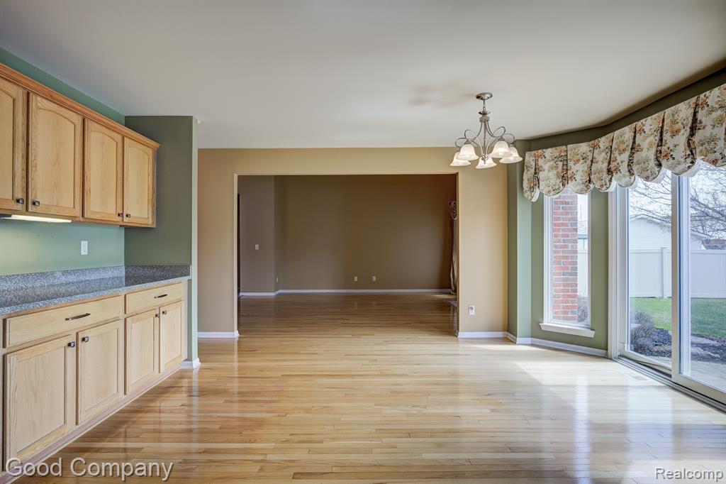 423 CEDAR Street, Wyandotte, MI 48192 — Photo 23