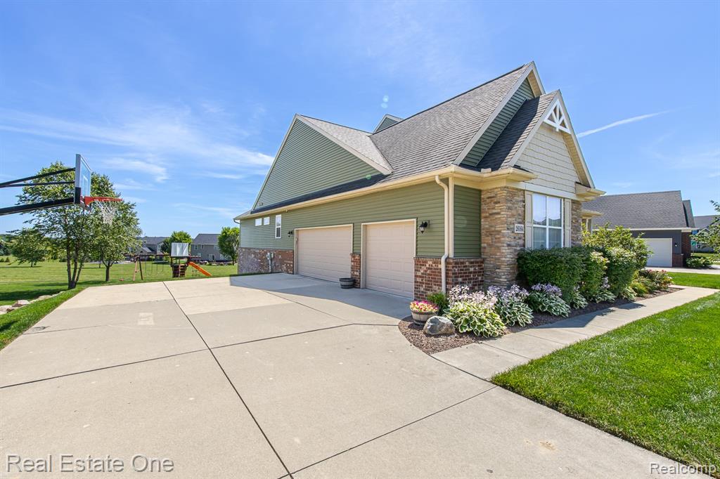 26164 International Drive Drive, South Lyon, MI 48178 — Photo 53