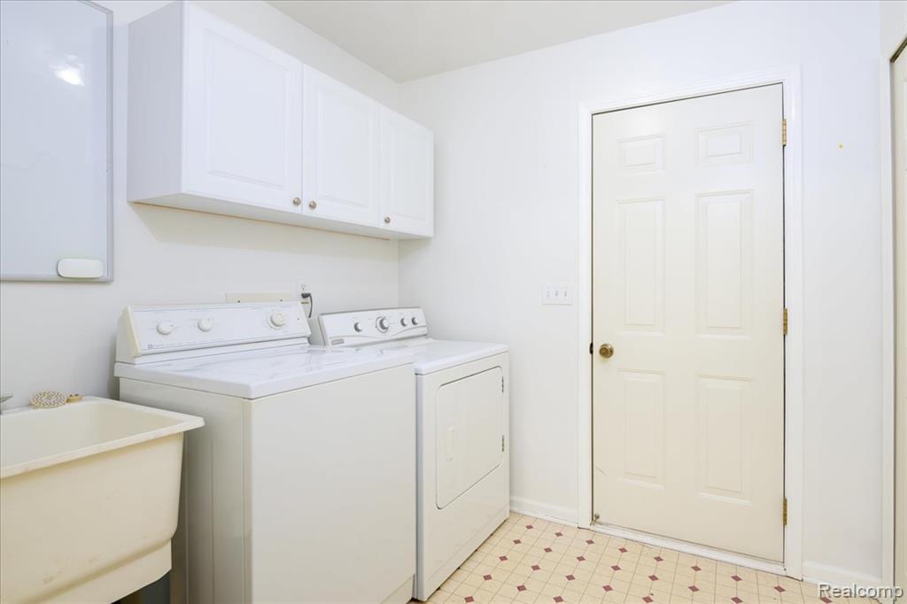 5010 Sandalwood Drive, Grand Blanc, MI 48439 — Photo 10