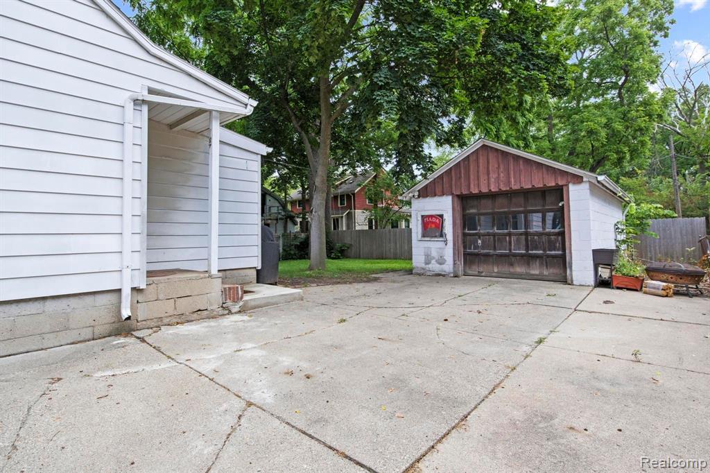 624 N PROSPECT Road, Ypsilanti, MI 48198 — Photo 22