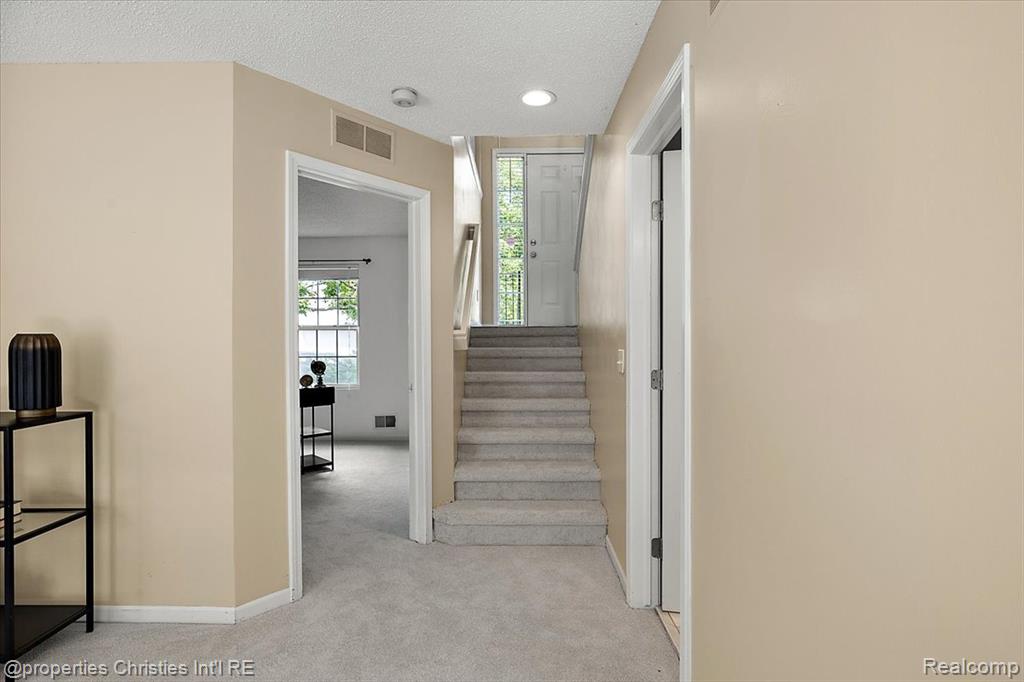 6873 Fox Lane, Waterford, MI 48327 — Photo 44