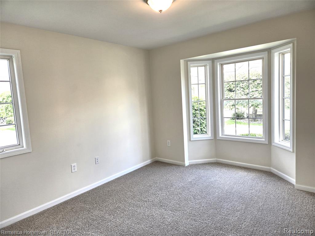8 Hickory Court, Unit 8, Dearborn Heights, MI 48127 — Photo 25