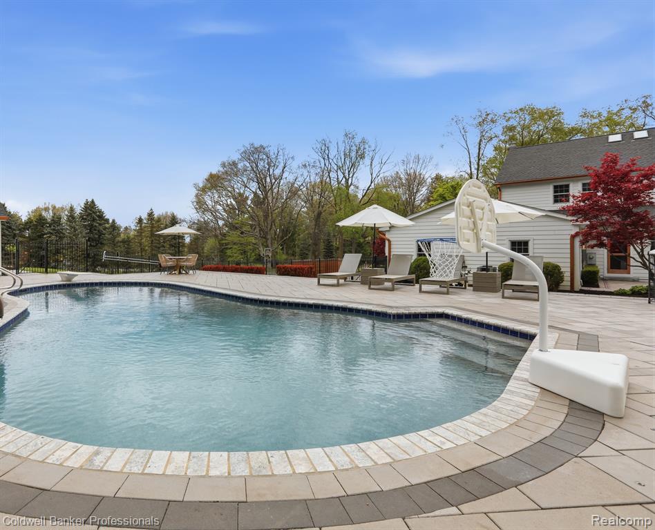 5490 Great Fosters Drive, Rochester, MI 48306 — Photo 30