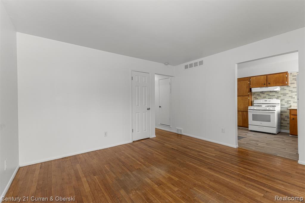 4994 Campbell Street, Dearborn Heights, MI 48125 — Photo 10