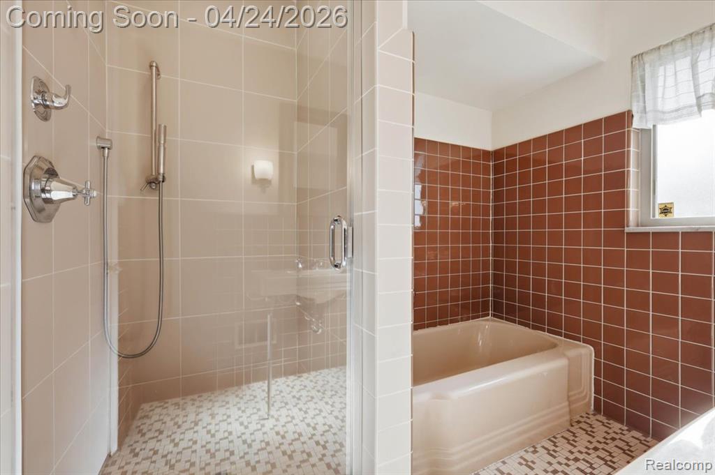 13111 Northfield Boulevard, Oak Park, MI 48237 — Photo 23