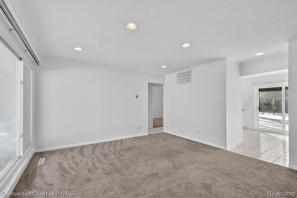 10111 Troy Street, Oak Park, MI, 48237