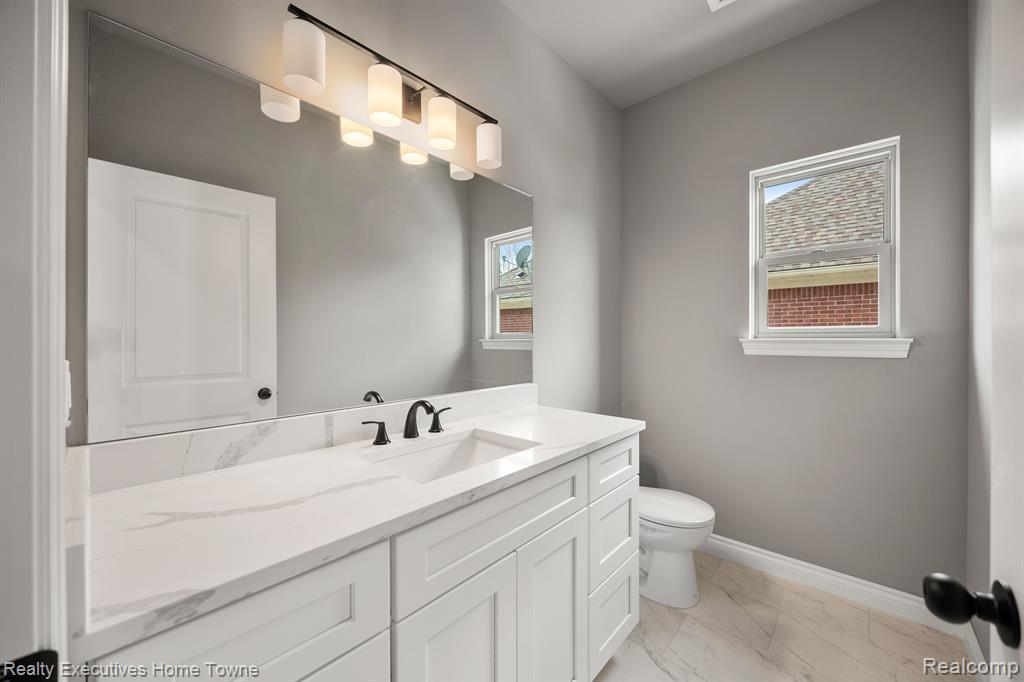 35873 GLENVILLE Drive, New Baltimore, MI 48047 — Photo 21