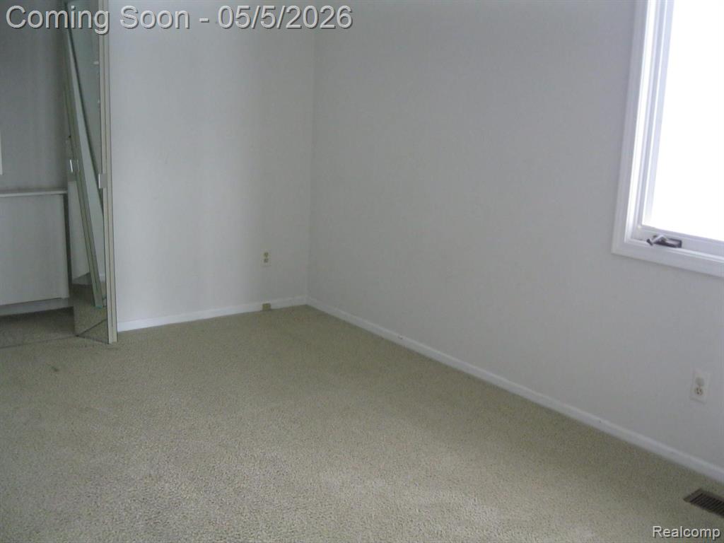 1873 LAKEVIEW Lane, Highland, MI — Photo 13
