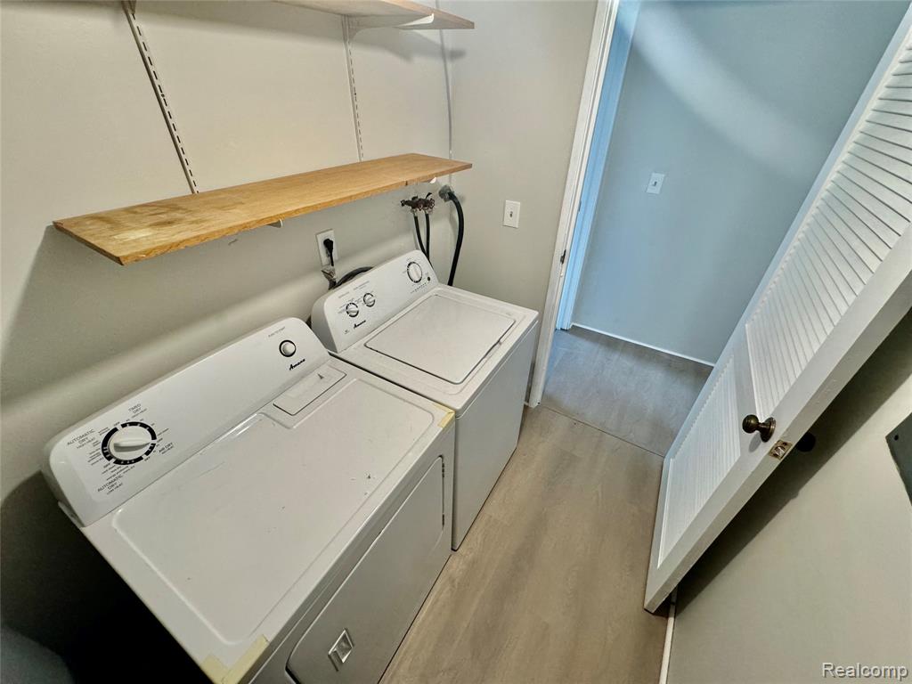 19536 NORTHRIDGE Drive, Northville, MI 48167 — Photo 18
