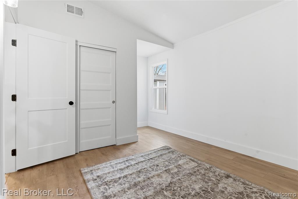 6351 Beth, Brighton, MI 48116 — Photo 13