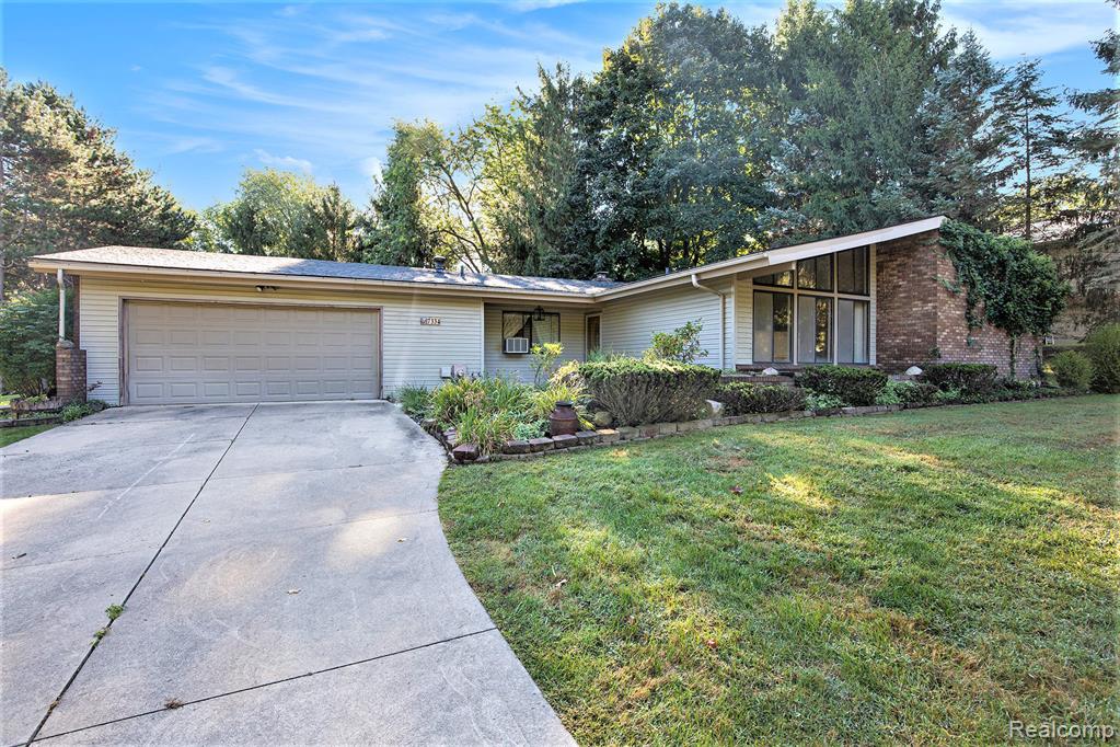 7334 Parkwood Drive, Fenton, MI 48430 — front exterior