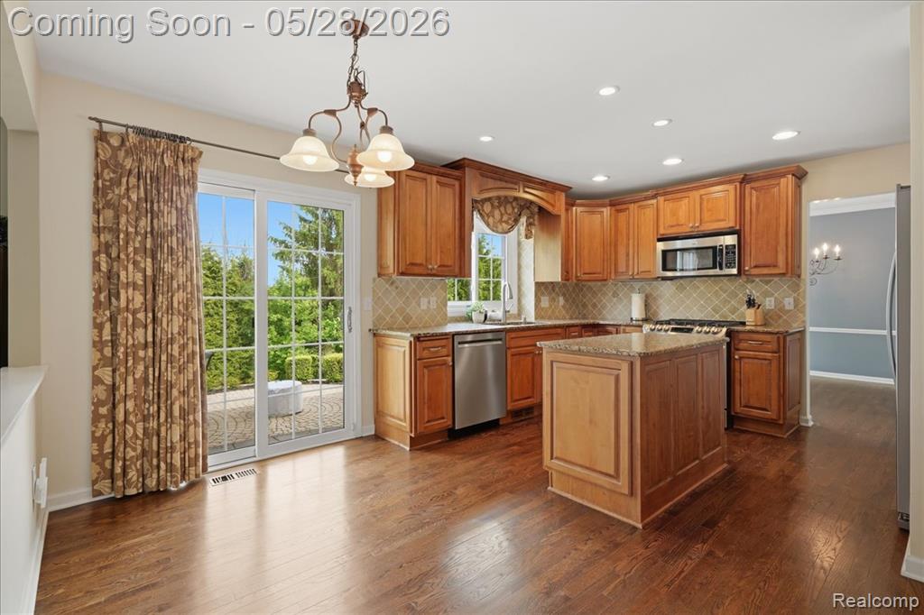 3703 Hidden Forest Drive, Lake Orion, MI — Photo 5
