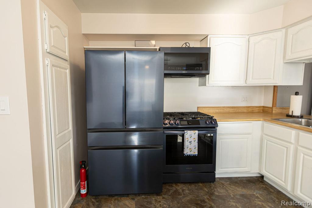 15270 Cambridge Drive, Fraser, MI 48026 — Photo 16