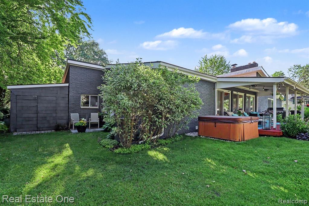 310 Pine Tree Rd Road, Lake Orion, MI 48362 — Photo 28