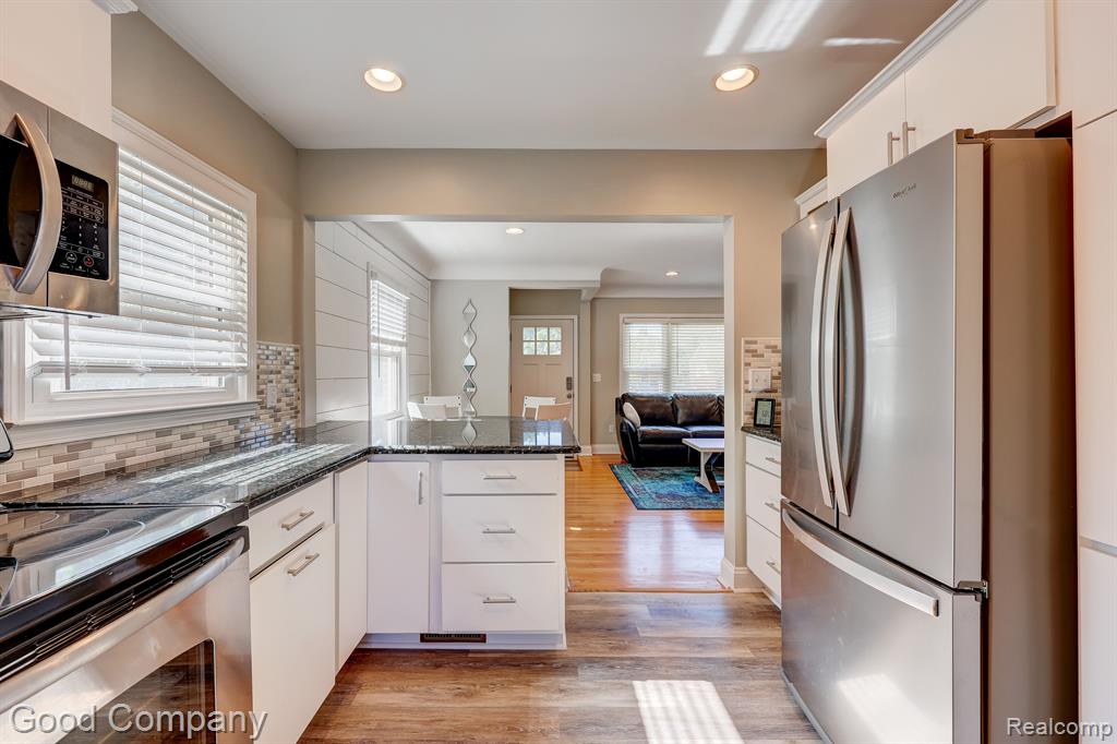703 E BLOOMFIELD Avenue, Royal Oak, MI 48073 — Photo 18