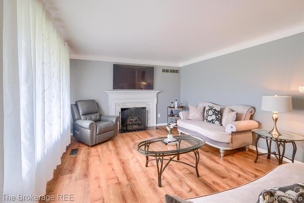 9223 Lapeer Road, Davison, MI 48423 — Photo 17