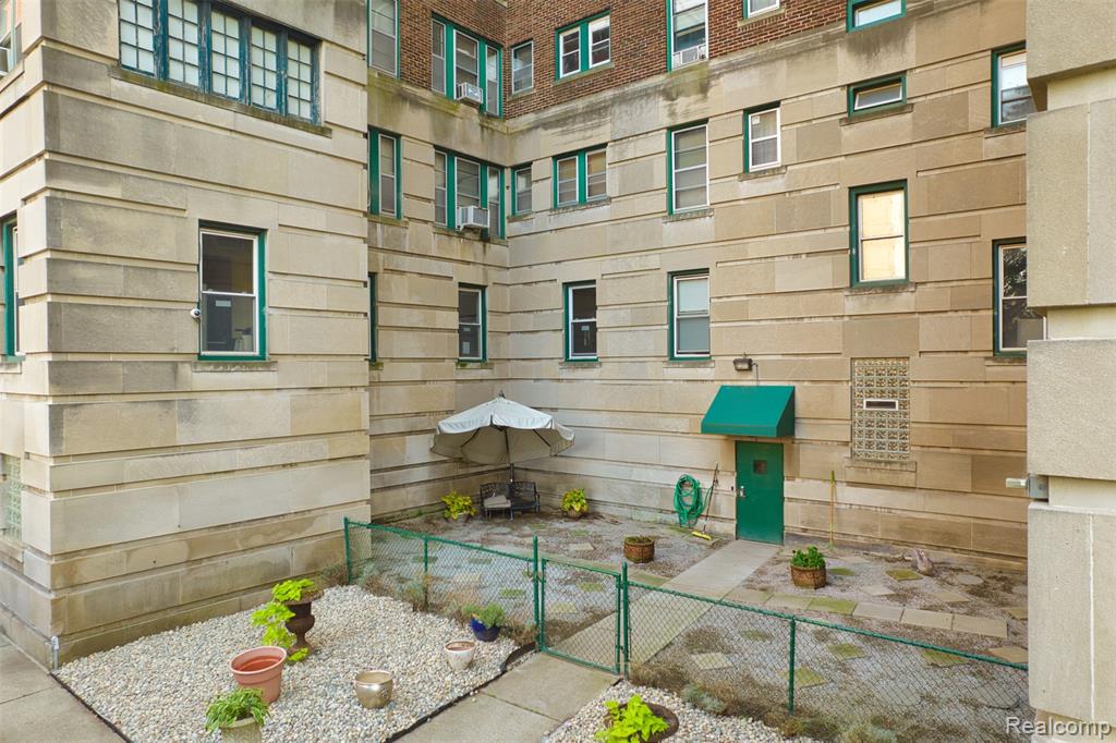 8120 E Jefferson Avenue, 1B1, Detroit, MI 48214 — Photo 19