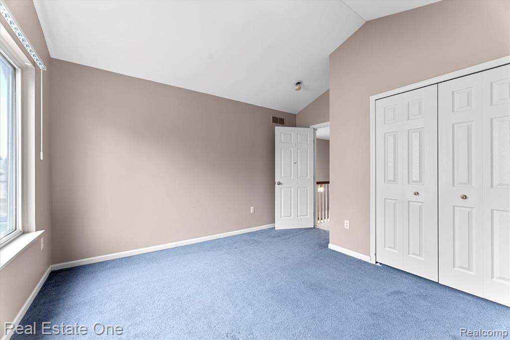 30026 Huron Meadows Drive, Rockwood, MI — Photo 27
