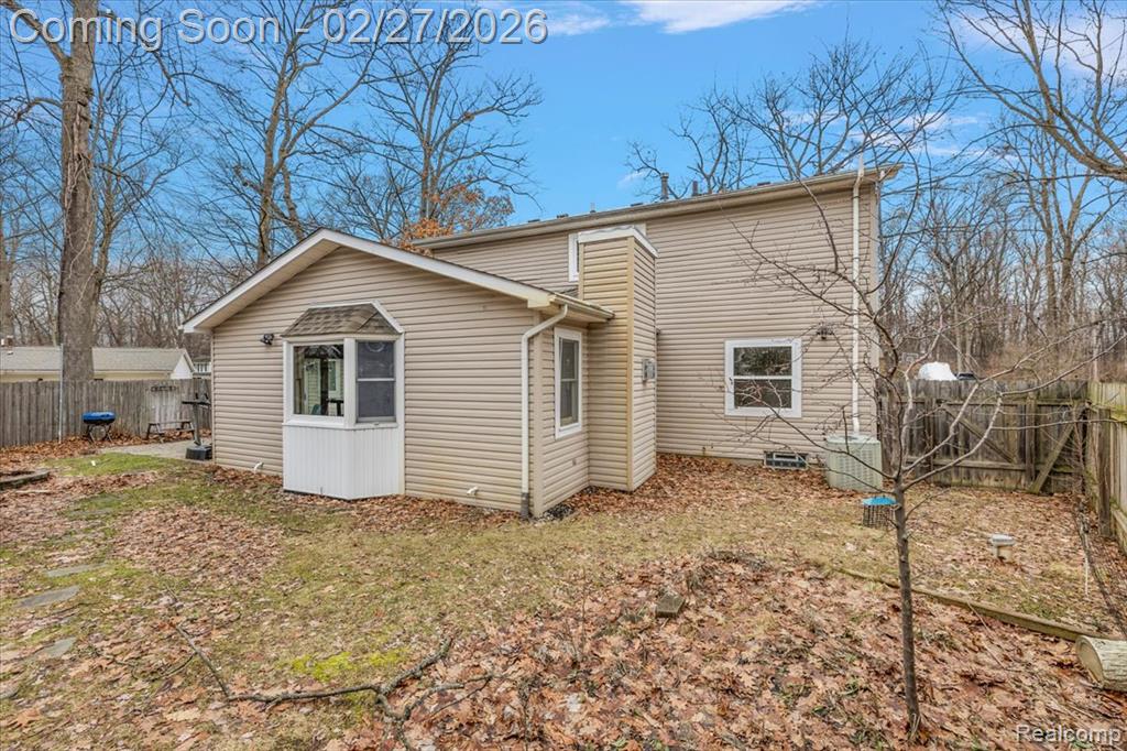6885 Aeroview Street, West Bloomfield, MI 48324 — Photo 43