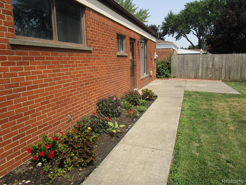 4460 Buckingham, Warren, MI 48092 — Photo 25
