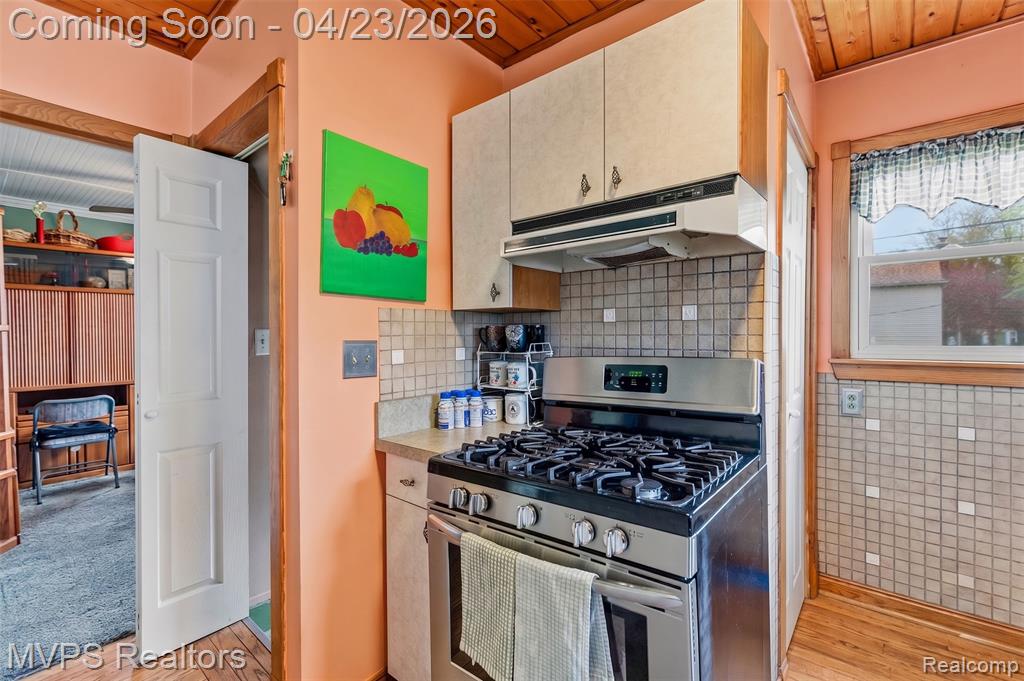 907 Batavia Avenue, Royal Oak, MI 48067 — Photo 10