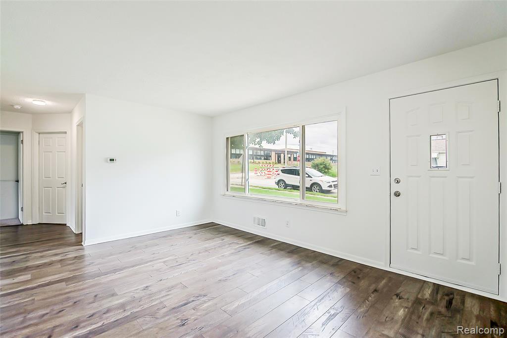449 Burton Court, Ypsilanti, MI 48197 — Photo 33
