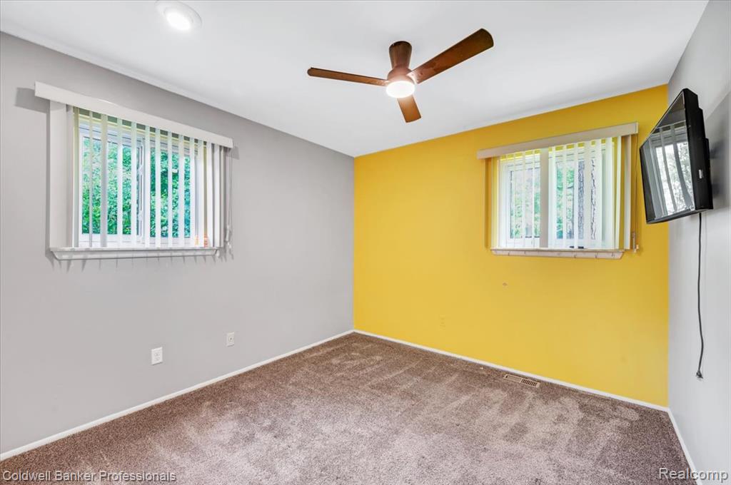 470 Oak Grove Drive, Lake Orion, MI 48362 — Photo 27