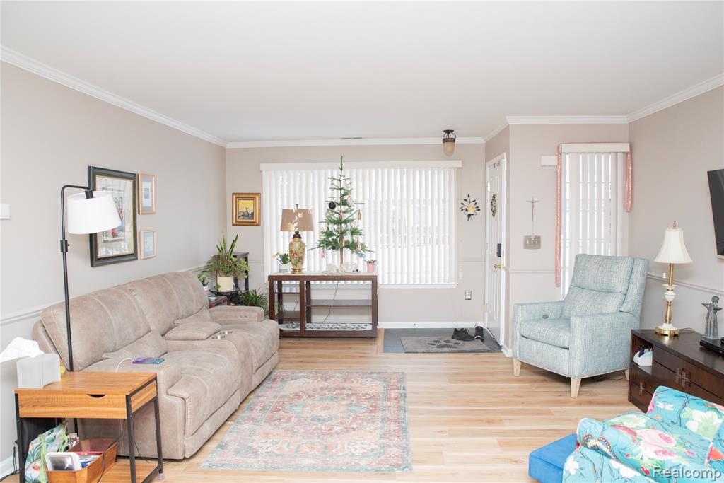 22073 Fairlane Boulevard, Woodhaven, MI 48183 — Photo 5