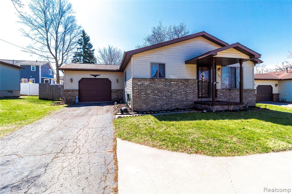 230 E Oregon Street, Lapeer, MI 48446 — front exterior