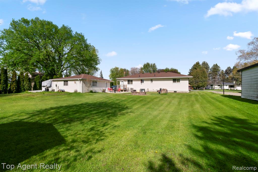 54951 Ridge Road, New Baltimore, MI 48047 — Photo 11