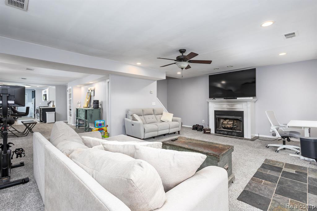656 Lawson Drive, Lake Orion, MI 48362 — Photo 10