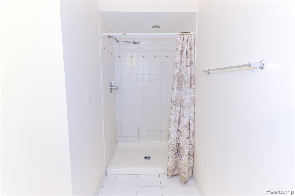 855 BRANDON Avenue, Pontiac, MI 48340 — Photo 14
