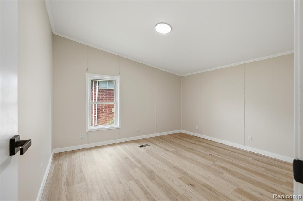 4420 Dublin Road, Burton, MI 48529 — Photo 24