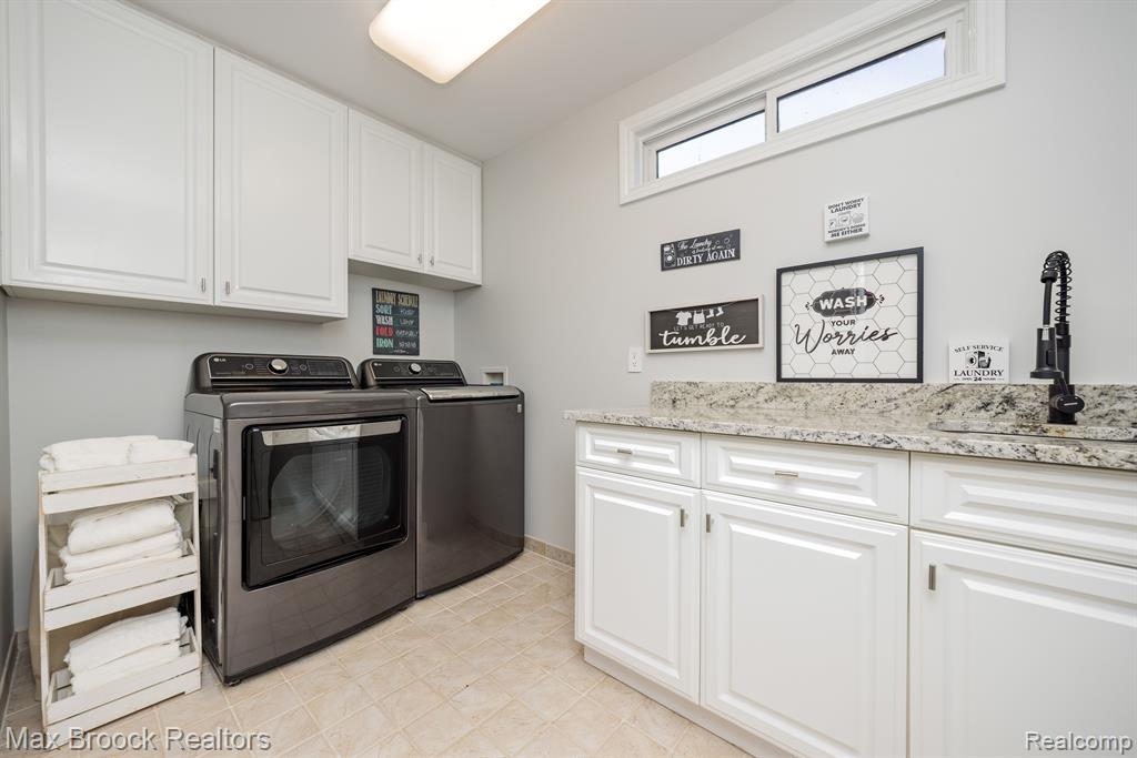 4659 LINWOOD Street, West Bloomfield, MI 48324 — Photo 49