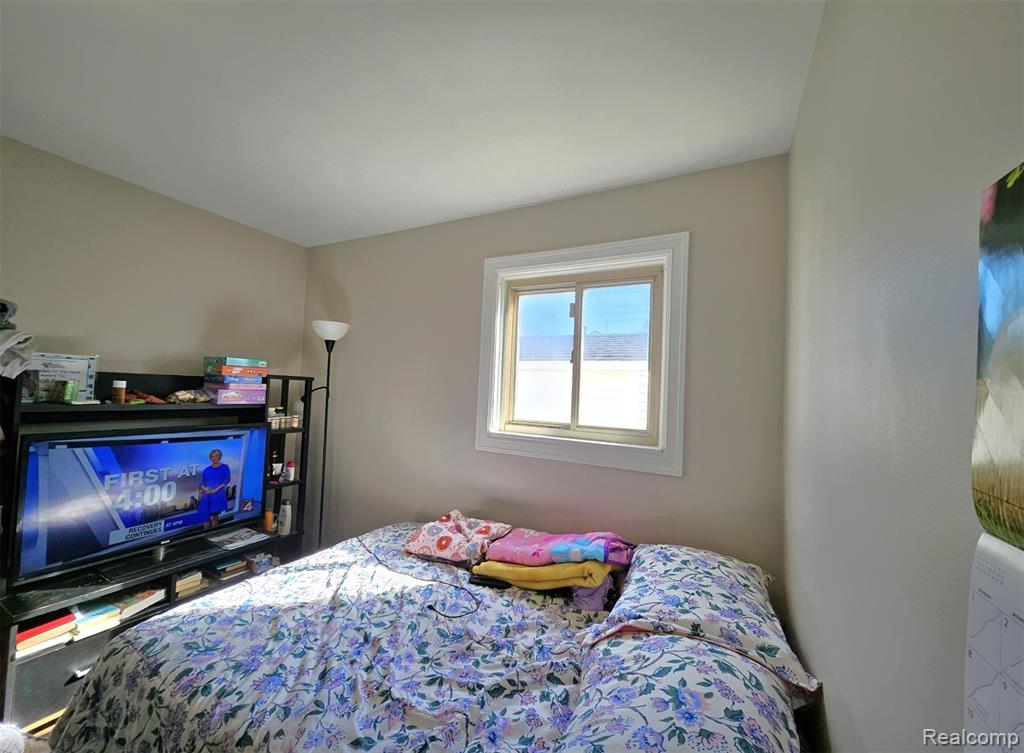 16830 S Stephens Drive E, Eastpointe, MI 48021 — Photo 19