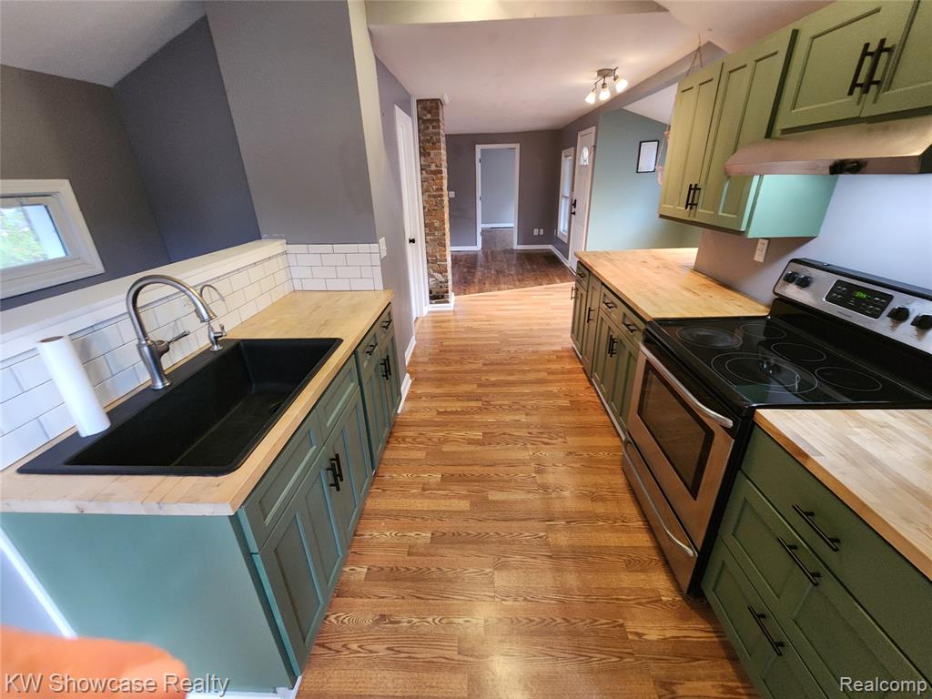 608 S Adelaide Street, Fenton, MI 48430 — Photo 13
