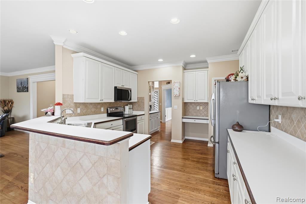 4337 Meadowbrook Court, Grand Blanc, MI 48439 — Photo 12
