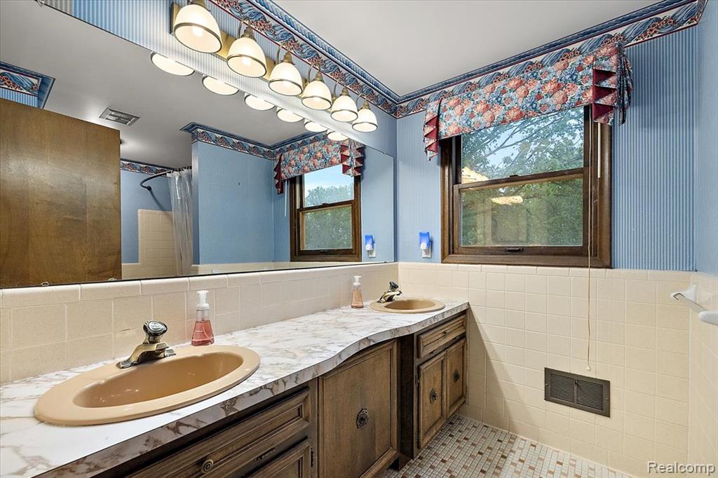 8785 Annsbury Drive, Shelby Twp, MI 48316 — Photo 50