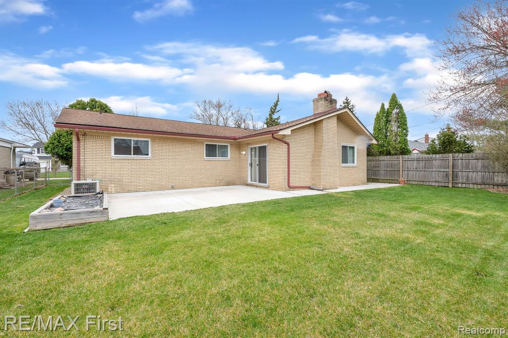 4191 ANGELINE Drive, Sterling Heights, MI 48310 — Photo 31